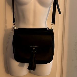 Black Liz Claiborne shoulder bag.